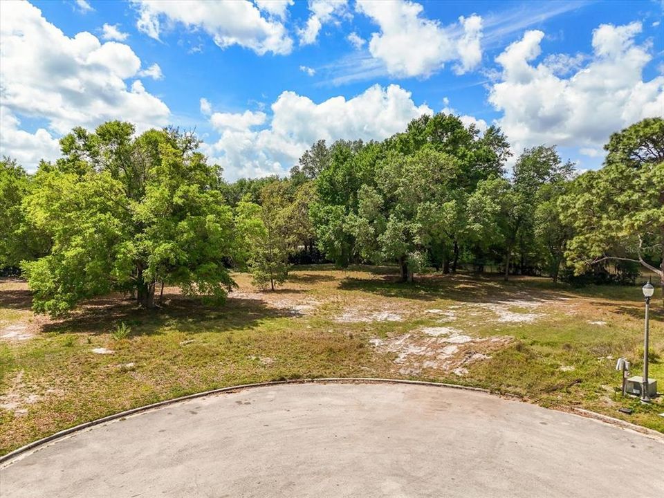 For Sale: $670,000 (1.05 acres)