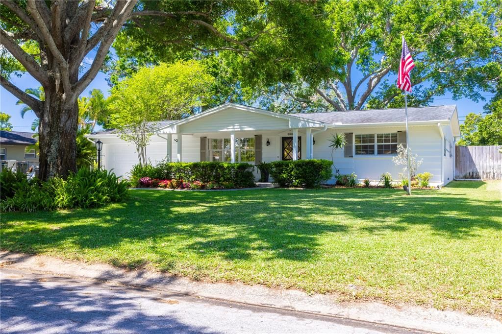 Welcome to 880 Phyllis Ave!