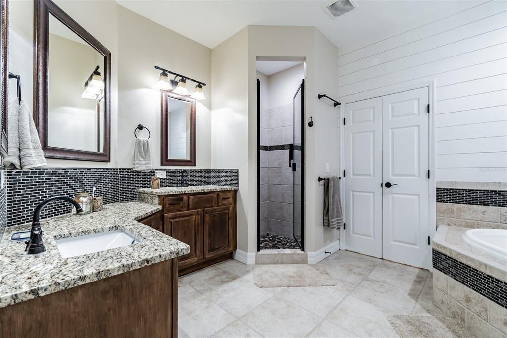 For Rent: $7,495 (4 beds, 3 baths, 2777 Square Feet)