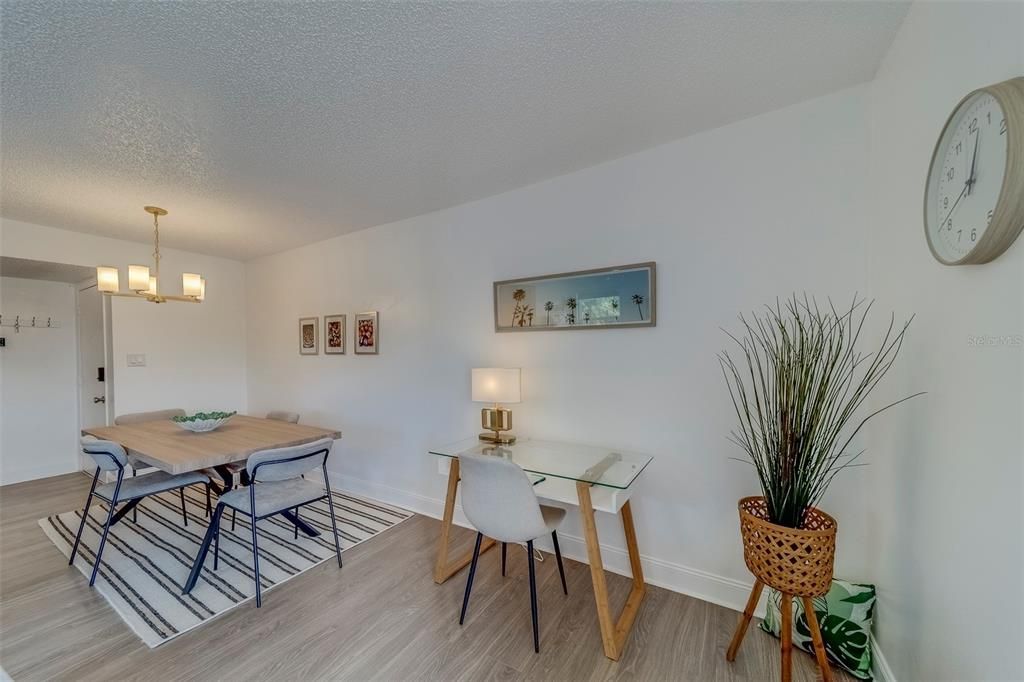 В аренду: $2,000 (1 спален, 1 ванн, 747 Квадратных фут)