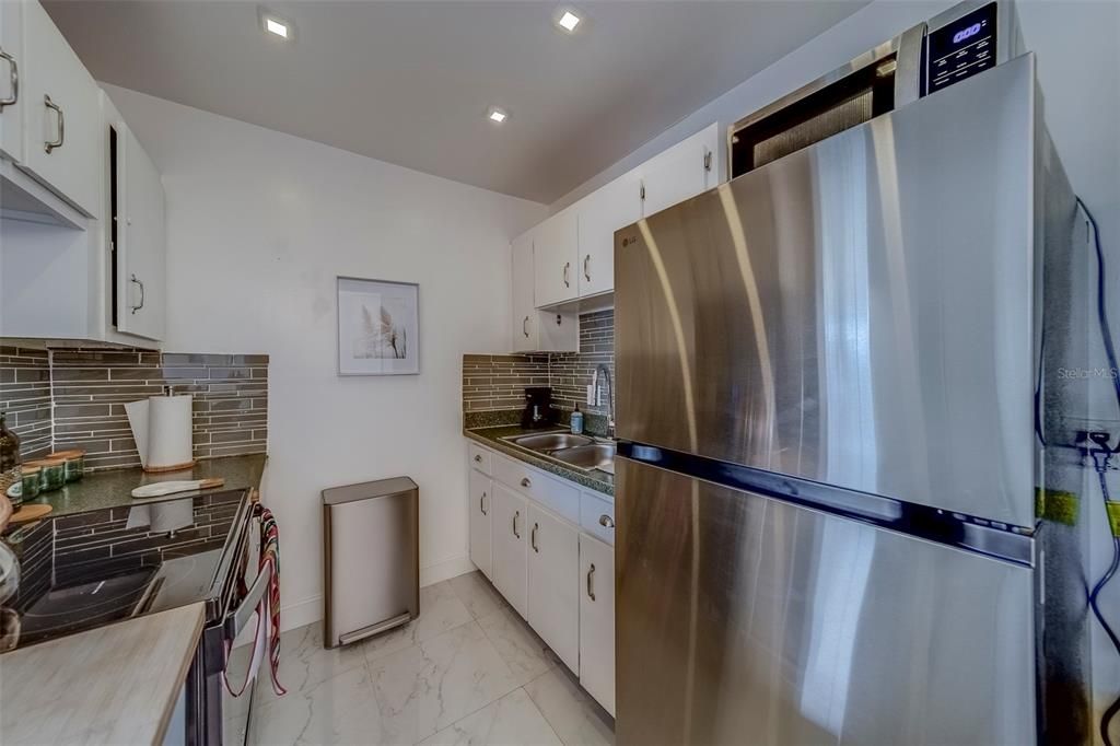 В аренду: $2,000 (1 спален, 1 ванн, 747 Квадратных фут)