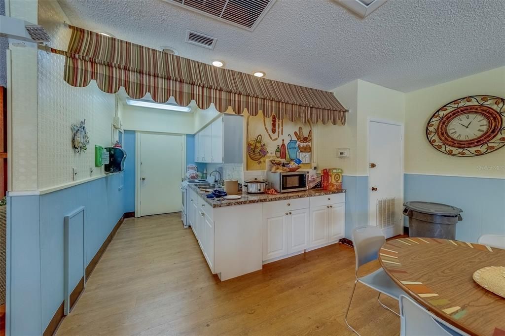 В аренду: $2,000 (1 спален, 1 ванн, 747 Квадратных фут)