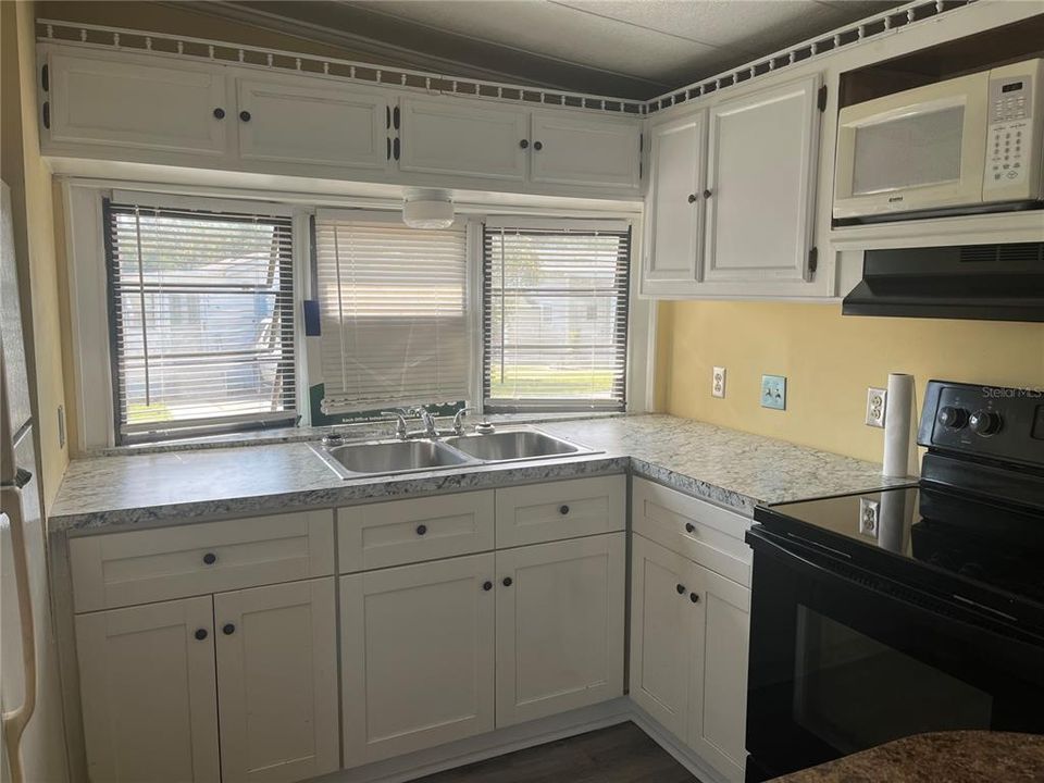 На продажу: $63,000 (1 спален, 1 ванн, 372 Квадратных фут)