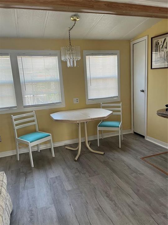 На продажу: $63,000 (1 спален, 1 ванн, 372 Квадратных фут)