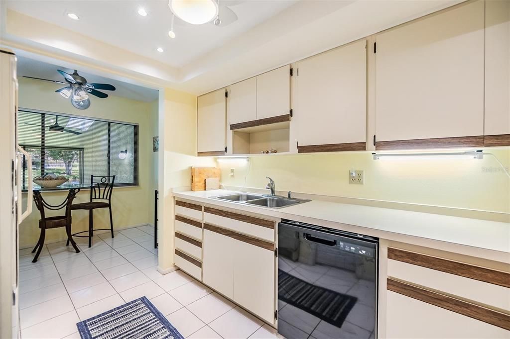 待售: $364,900 (3 贝兹, 2 浴室, 1685 平方英尺)