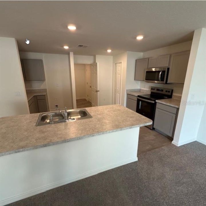 En Venta: $331,990 (4 camas, 2 baños, 1806 Pies cuadrados)