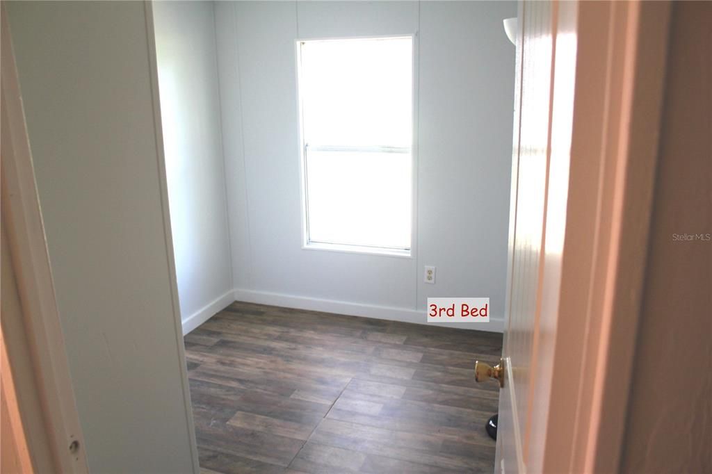 For Sale: $112,900 (3 beds, 2 baths, 924 Square Feet)