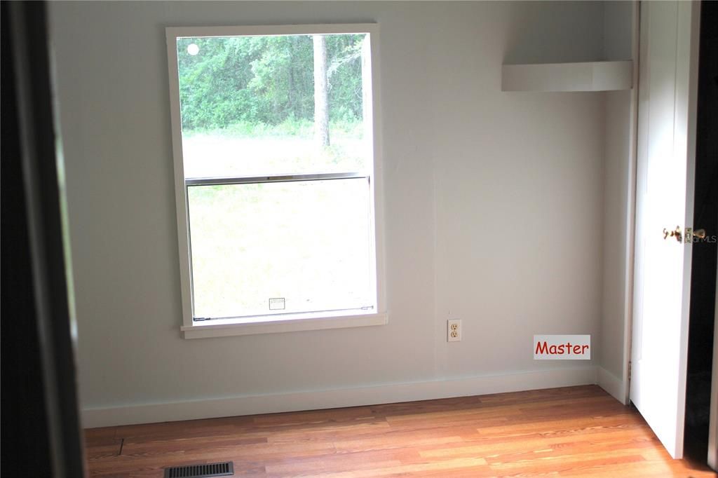 For Sale: $112,900 (3 beds, 2 baths, 924 Square Feet)