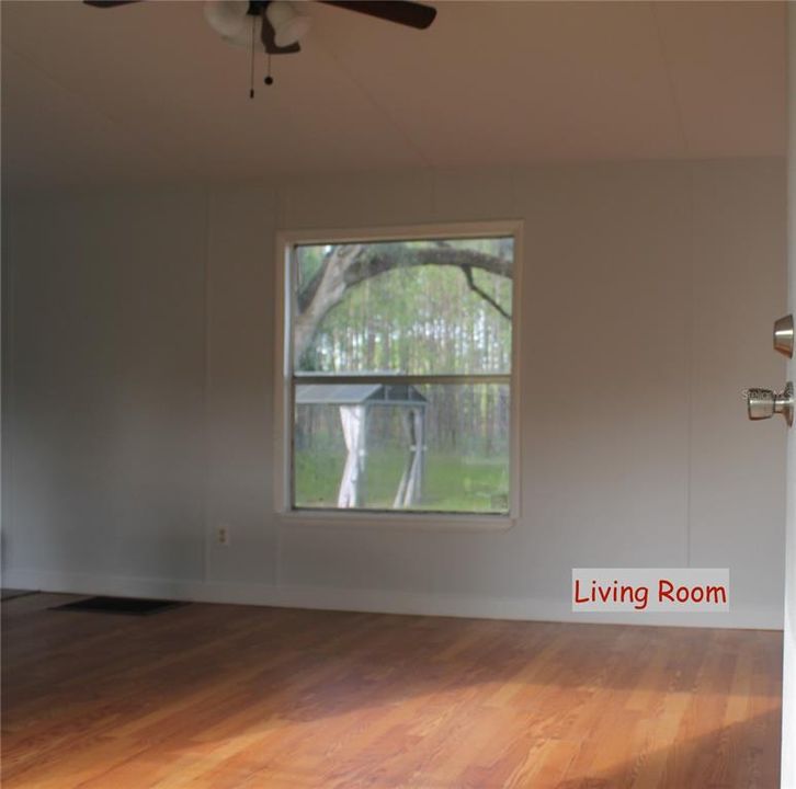 For Sale: $112,900 (3 beds, 2 baths, 924 Square Feet)