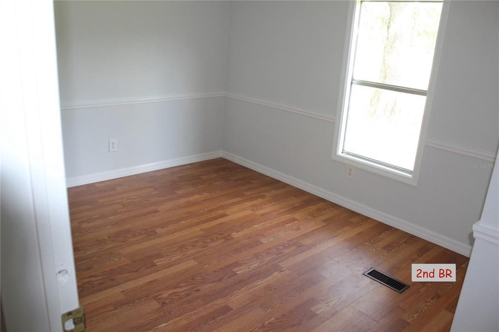 For Sale: $112,900 (3 beds, 2 baths, 924 Square Feet)