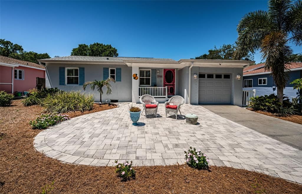 Recently Sold: $529,950 (2 beds, 2 baths, 936 Square Feet)