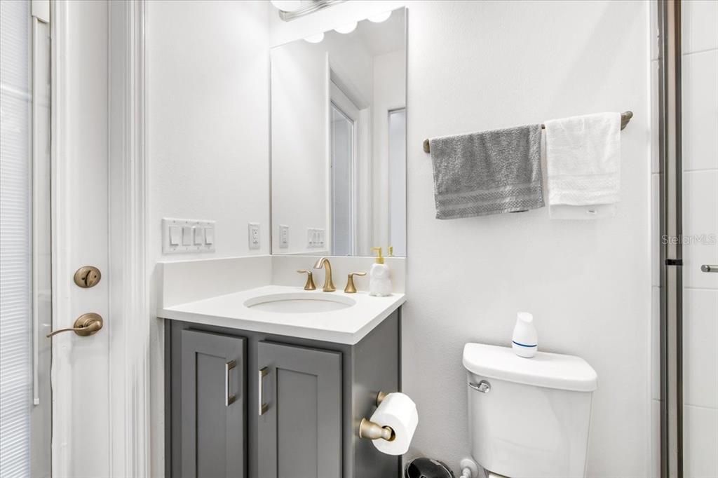 En Venta: $1,195,000 (5 camas, 5 baños, 4501 Pies cuadrados)