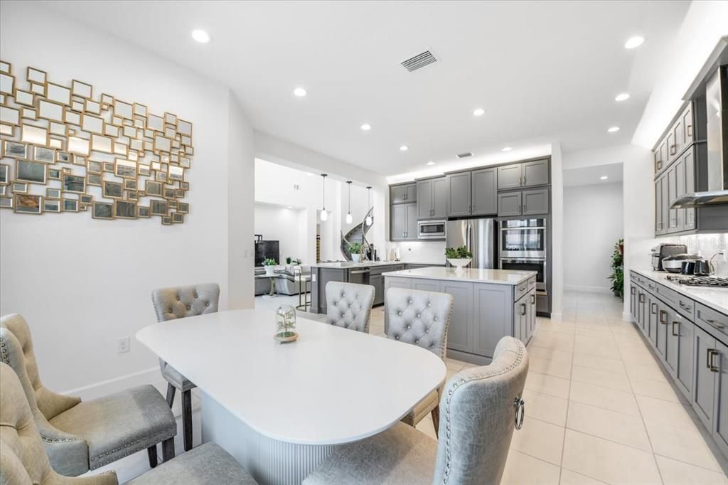 En Venta: $1,195,000 (5 camas, 5 baños, 4501 Pies cuadrados)