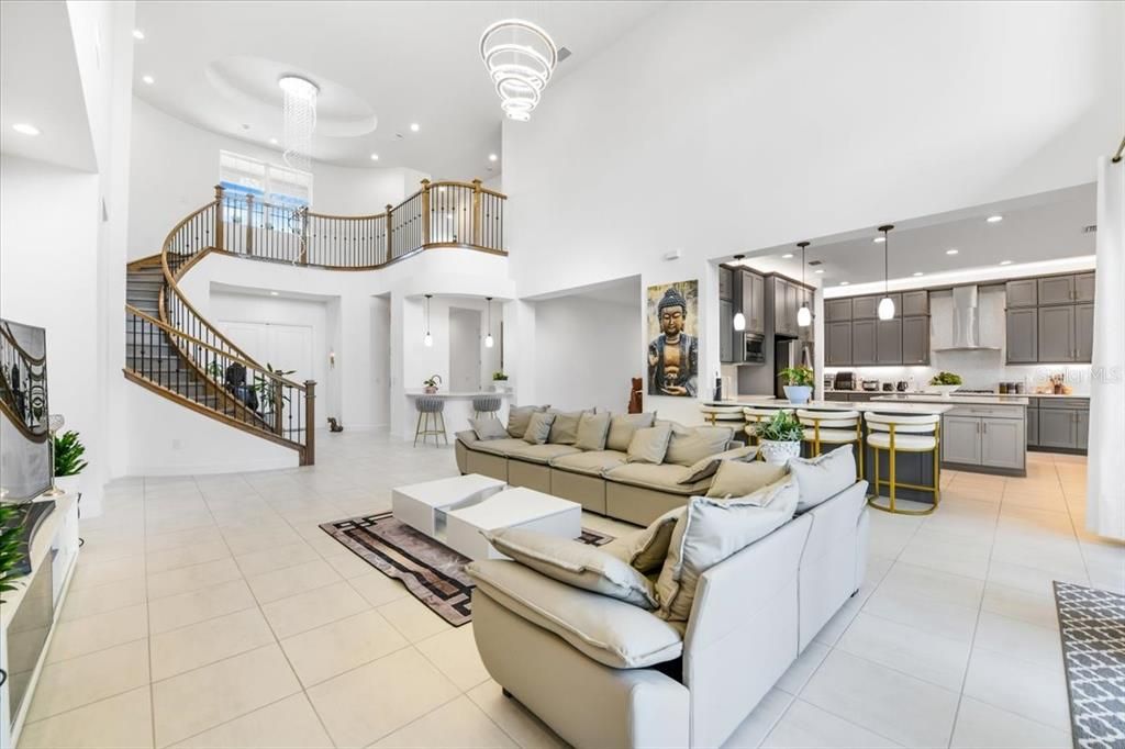 En Venta: $1,195,000 (5 camas, 5 baños, 4501 Pies cuadrados)