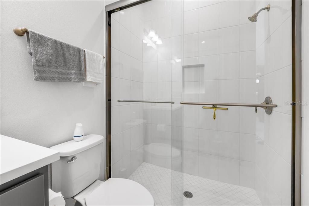 En Venta: $1,195,000 (5 camas, 5 baños, 4501 Pies cuadrados)