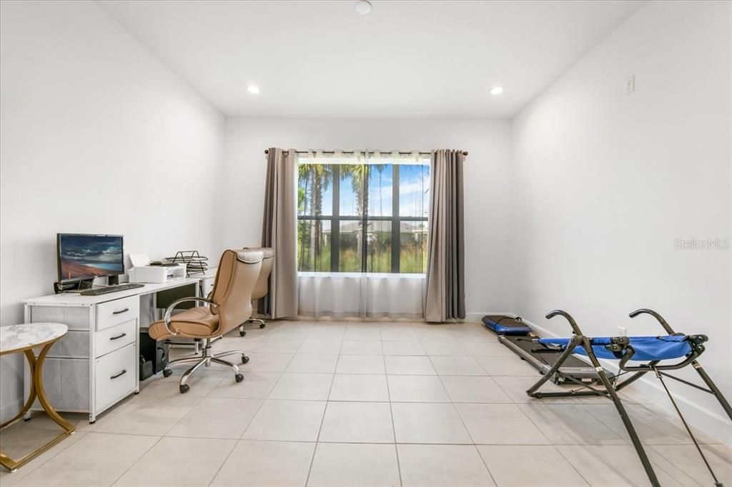 En Venta: $1,195,000 (5 camas, 5 baños, 4501 Pies cuadrados)