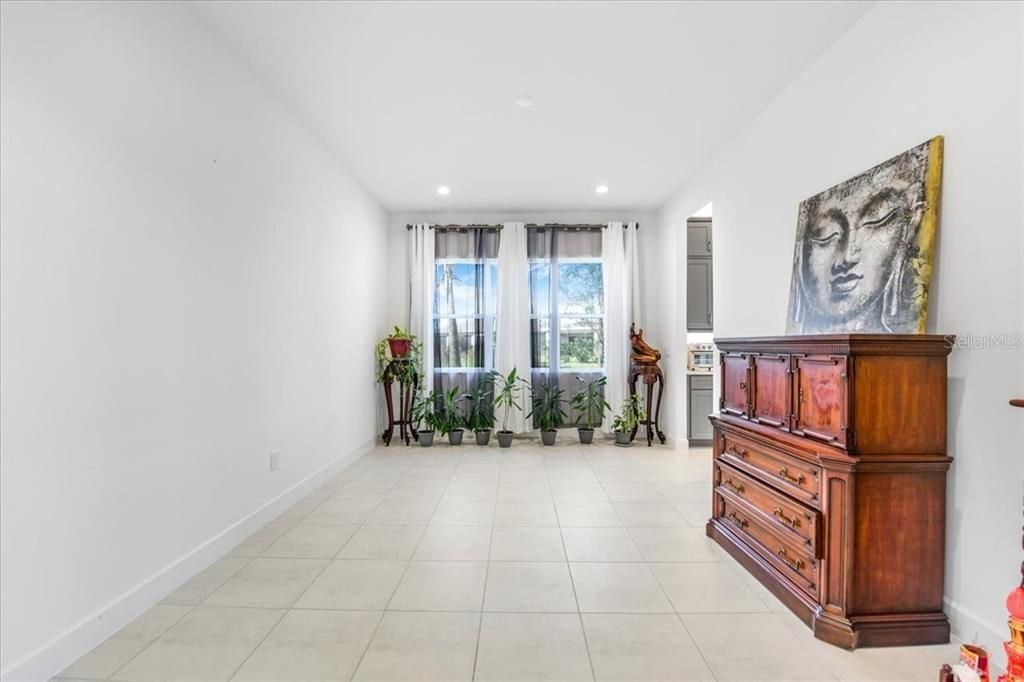 En Venta: $1,195,000 (5 camas, 5 baños, 4501 Pies cuadrados)