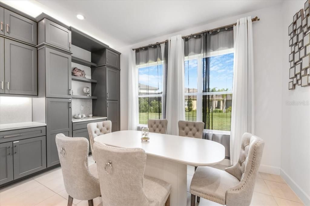 En Venta: $1,195,000 (5 camas, 5 baños, 4501 Pies cuadrados)