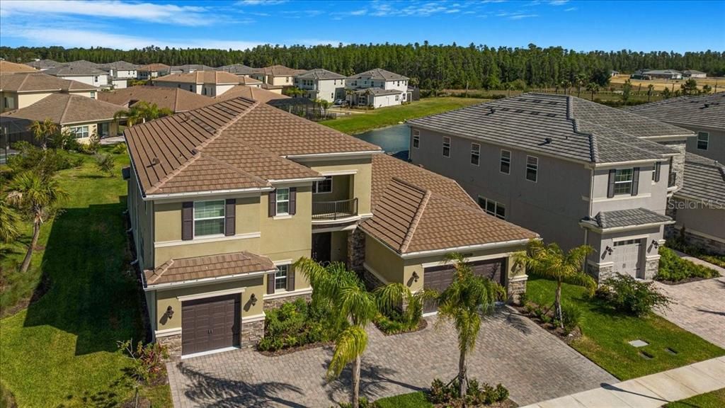 En Venta: $1,195,000 (5 camas, 5 baños, 4501 Pies cuadrados)