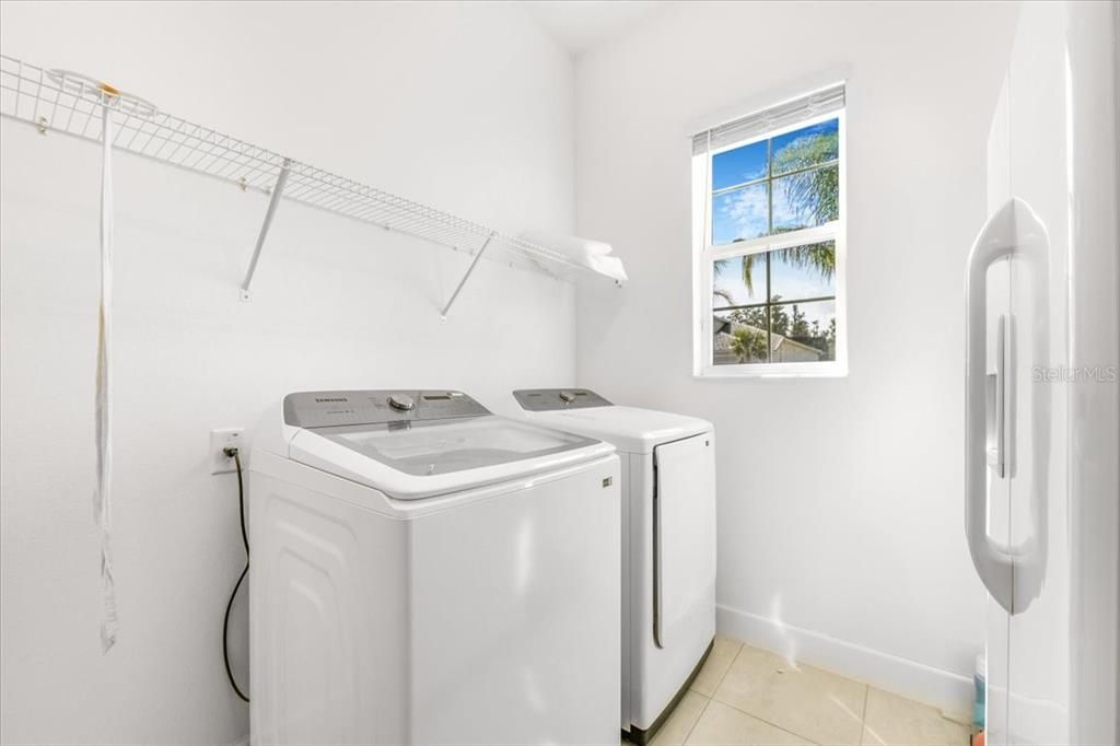 En Venta: $1,195,000 (5 camas, 5 baños, 4501 Pies cuadrados)