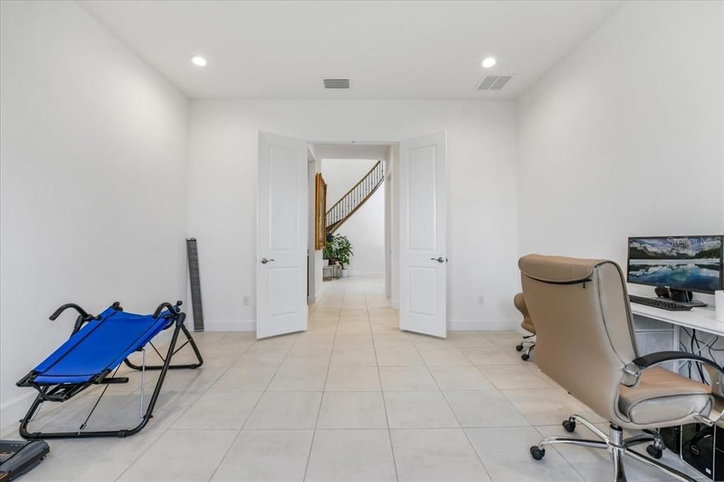 En Venta: $1,195,000 (5 camas, 5 baños, 4501 Pies cuadrados)