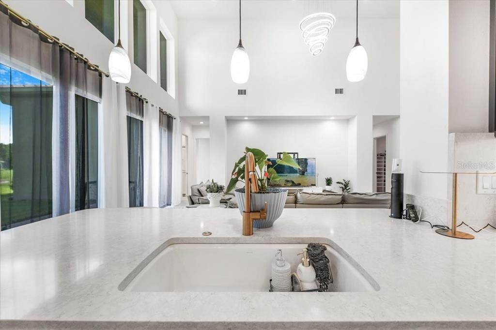 En Venta: $1,195,000 (5 camas, 5 baños, 4501 Pies cuadrados)