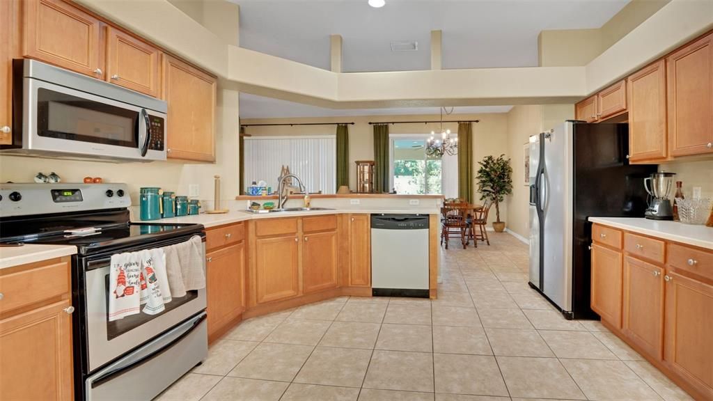 Active With Contract: $375,000 (3 beds, 2 baths, 2018 Square Feet)
