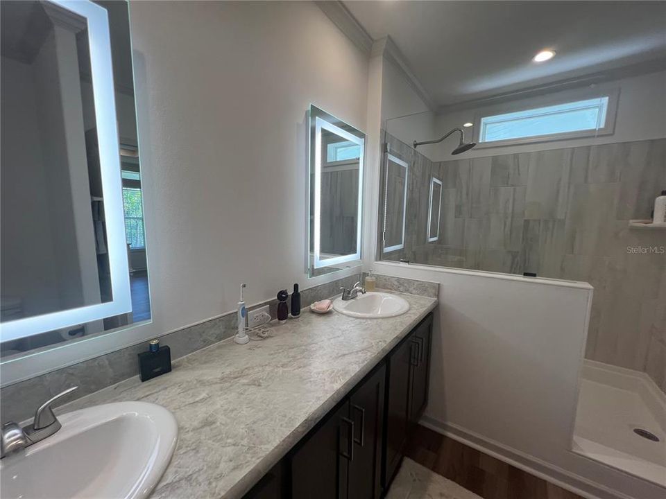 For Rent: $1,800 (3 beds, 2 baths, 1456 Square Feet)