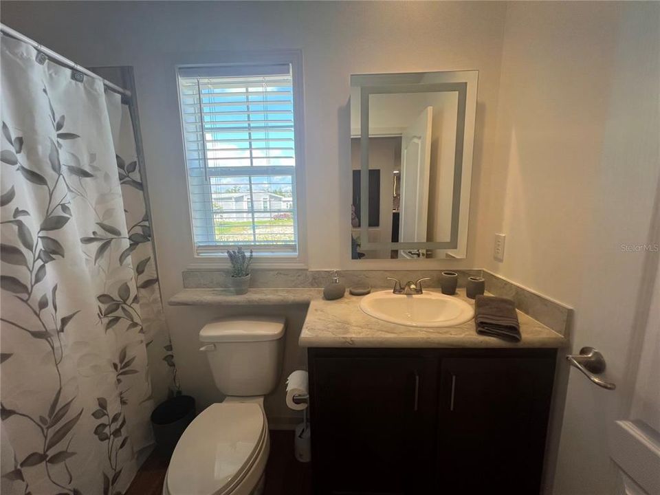 For Rent: $1,800 (3 beds, 2 baths, 1456 Square Feet)