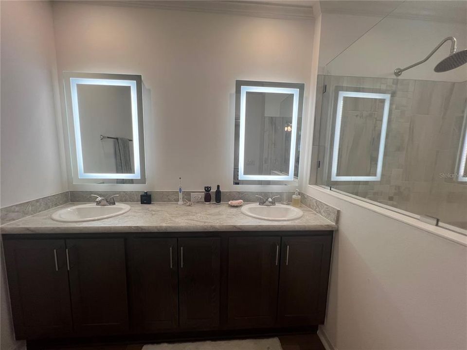 For Rent: $1,800 (3 beds, 2 baths, 1456 Square Feet)