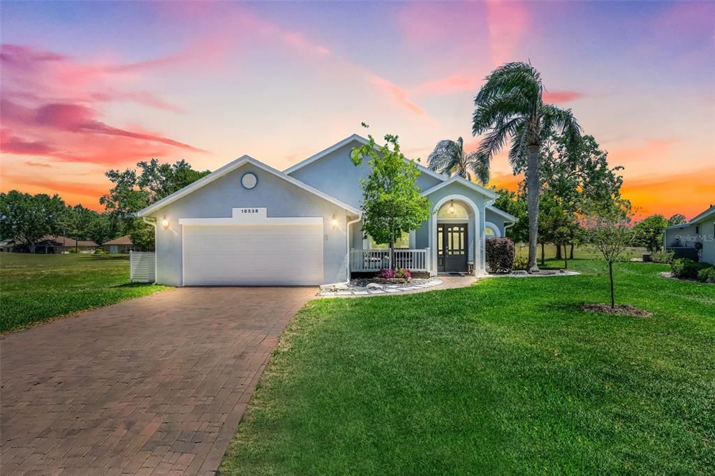 最近售出: $449,900 (3 贝兹, 2 浴室, 1663 平方英尺)