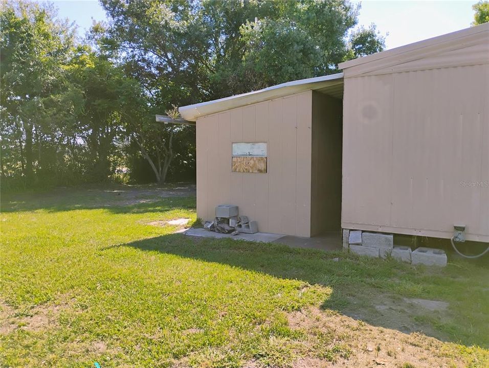 На продажу: $89,400 (2 спален, 2 ванн, 1332 Квадратных фут)