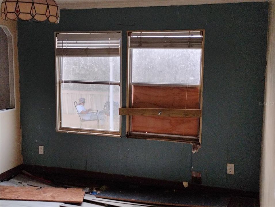 На продажу: $89,400 (2 спален, 2 ванн, 1332 Квадратных фут)