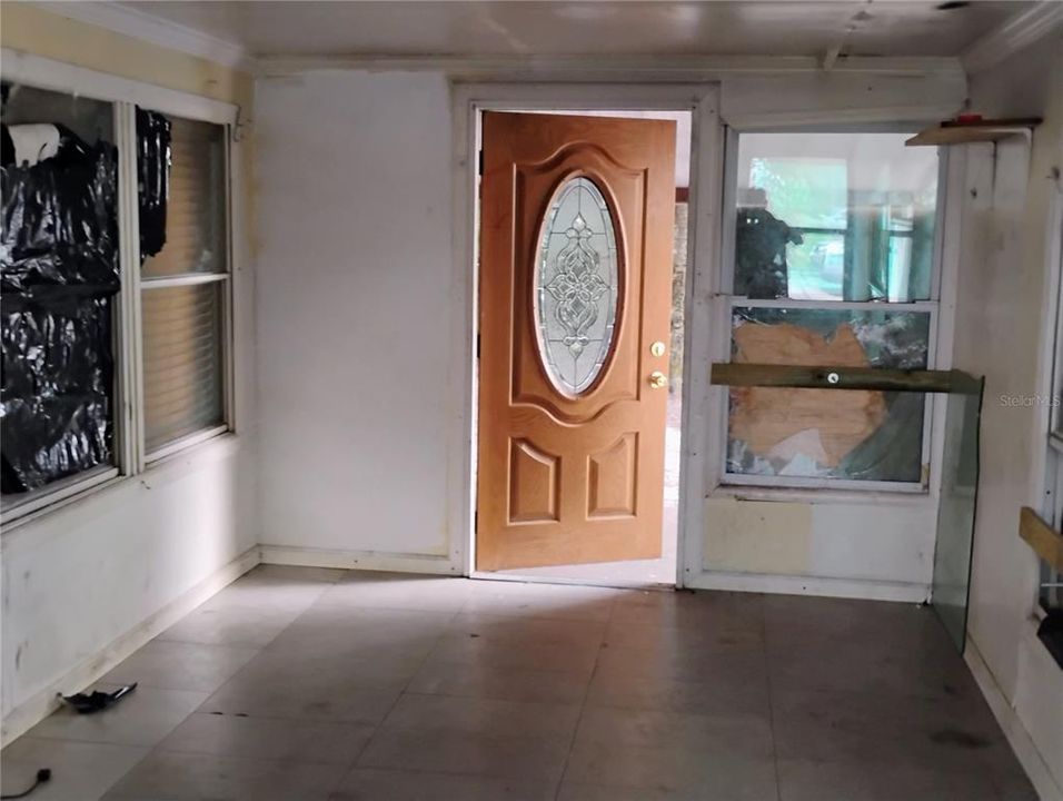 На продажу: $89,400 (2 спален, 2 ванн, 1332 Квадратных фут)