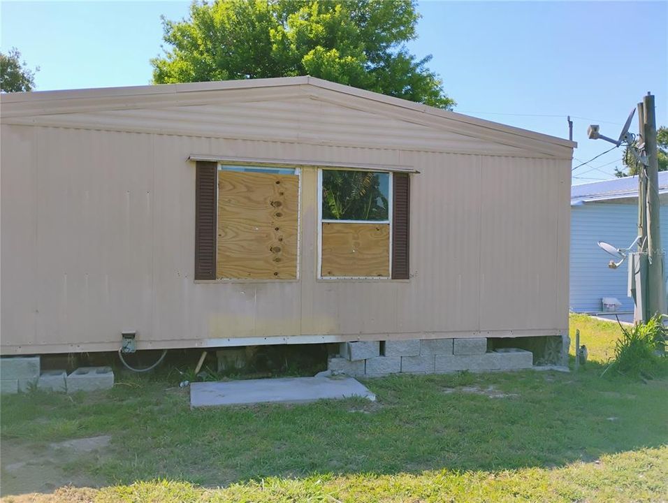 На продажу: $89,400 (2 спален, 2 ванн, 1332 Квадратных фут)