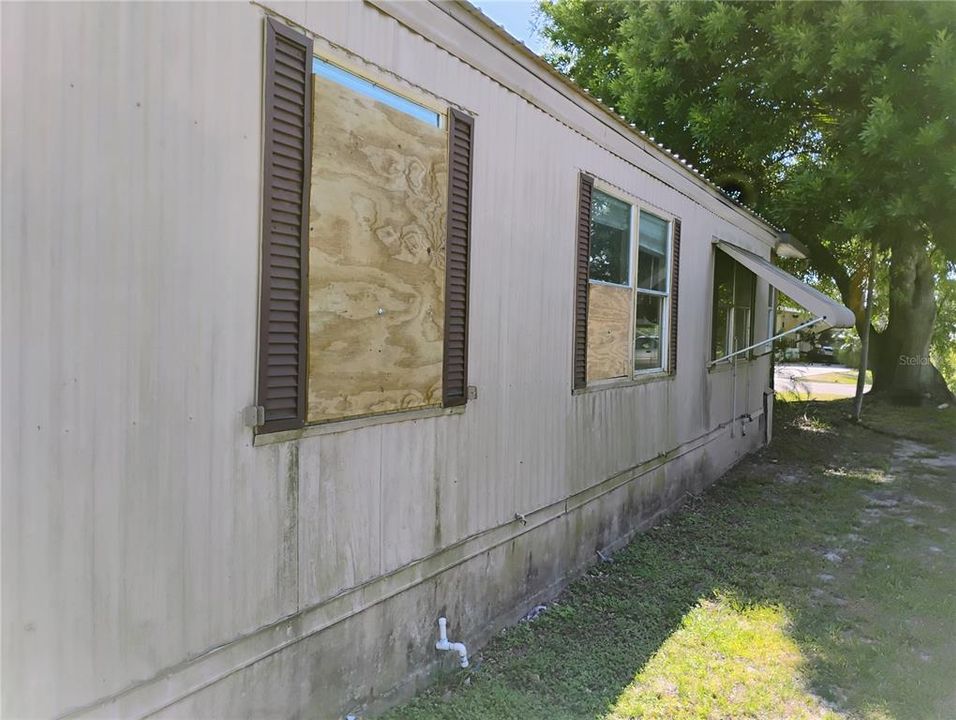 На продажу: $89,400 (2 спален, 2 ванн, 1332 Квадратных фут)