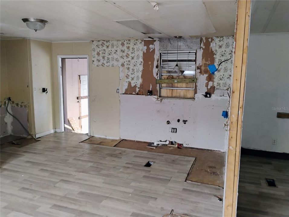 На продажу: $89,400 (2 спален, 2 ванн, 1332 Квадратных фут)