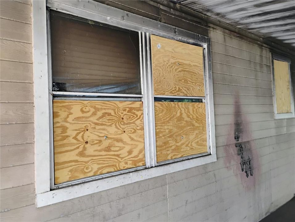 На продажу: $89,400 (2 спален, 2 ванн, 1332 Квадратных фут)