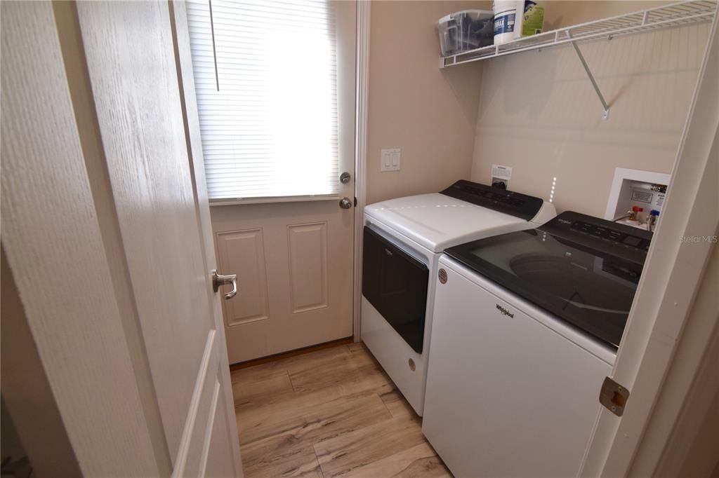 For Sale: $114,900 (3 beds, 2 baths, 1400 Square Feet)