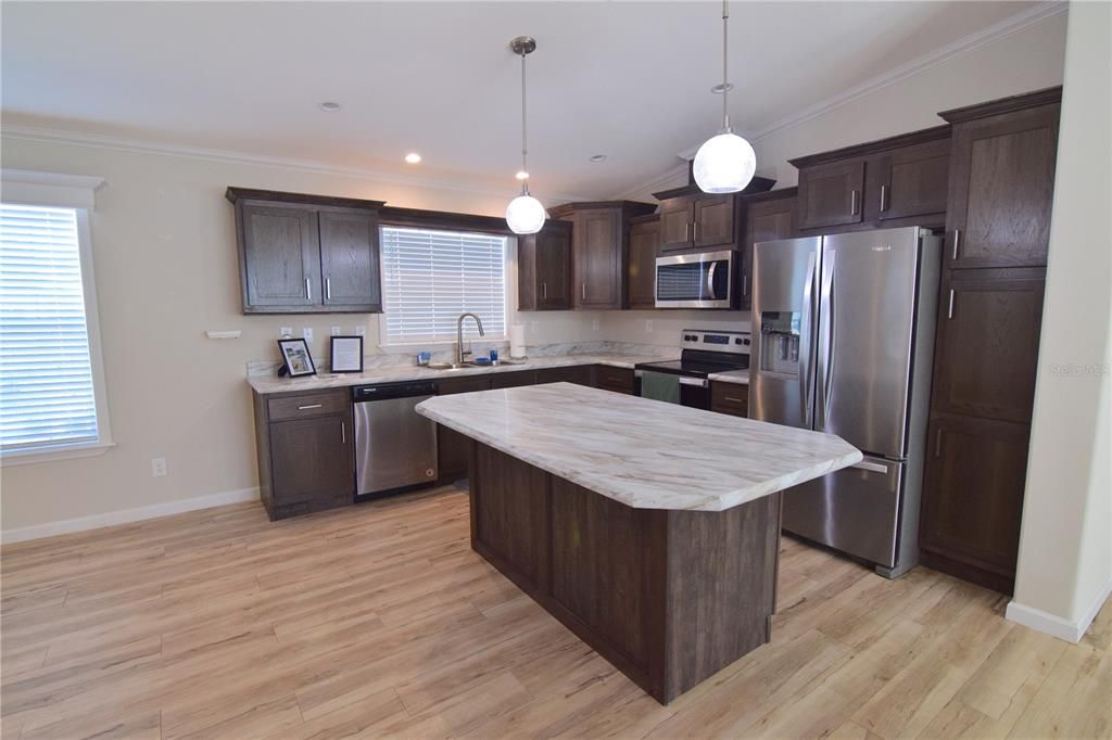 For Sale: $114,900 (3 beds, 2 baths, 1400 Square Feet)