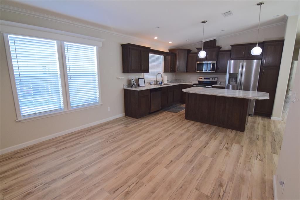 For Sale: $114,900 (3 beds, 2 baths, 1400 Square Feet)