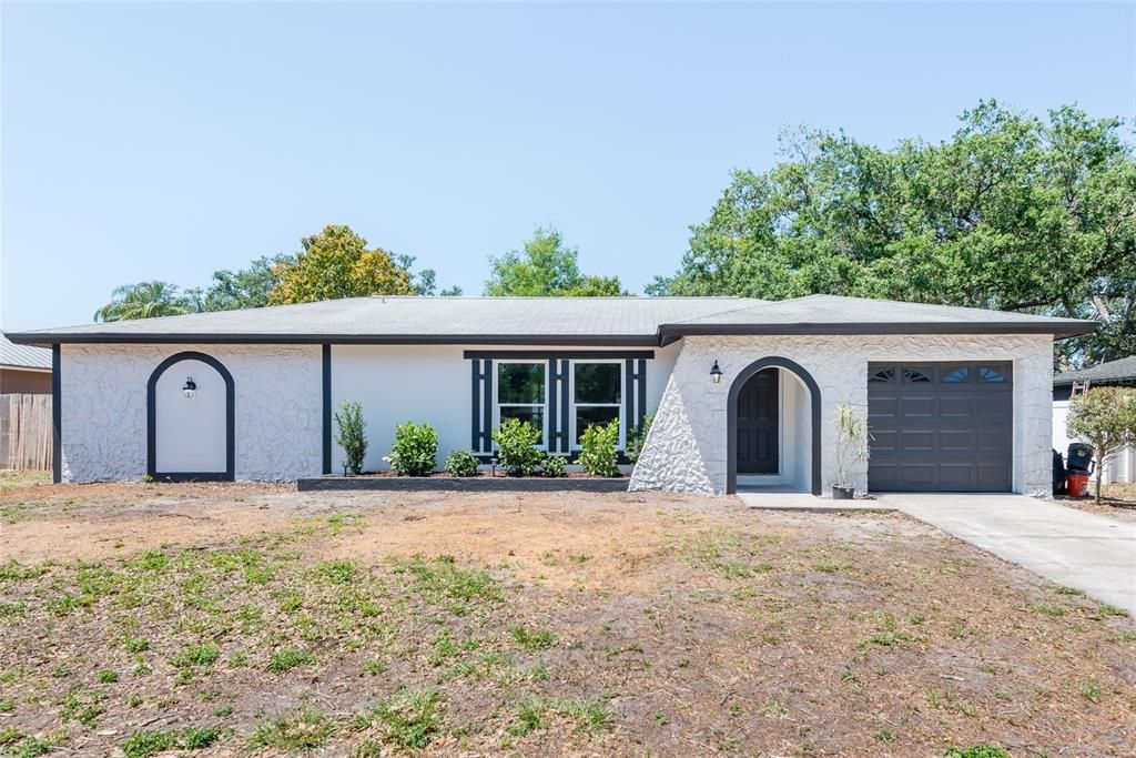Recently Sold: $340,000 (3 beds, 2 baths, 1141 Square Feet)