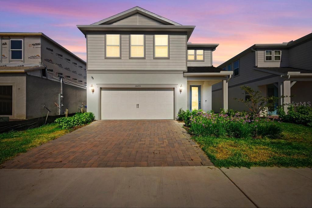 Recently Sold: $819,000 (3 beds, 2 baths, 2014 Square Feet)