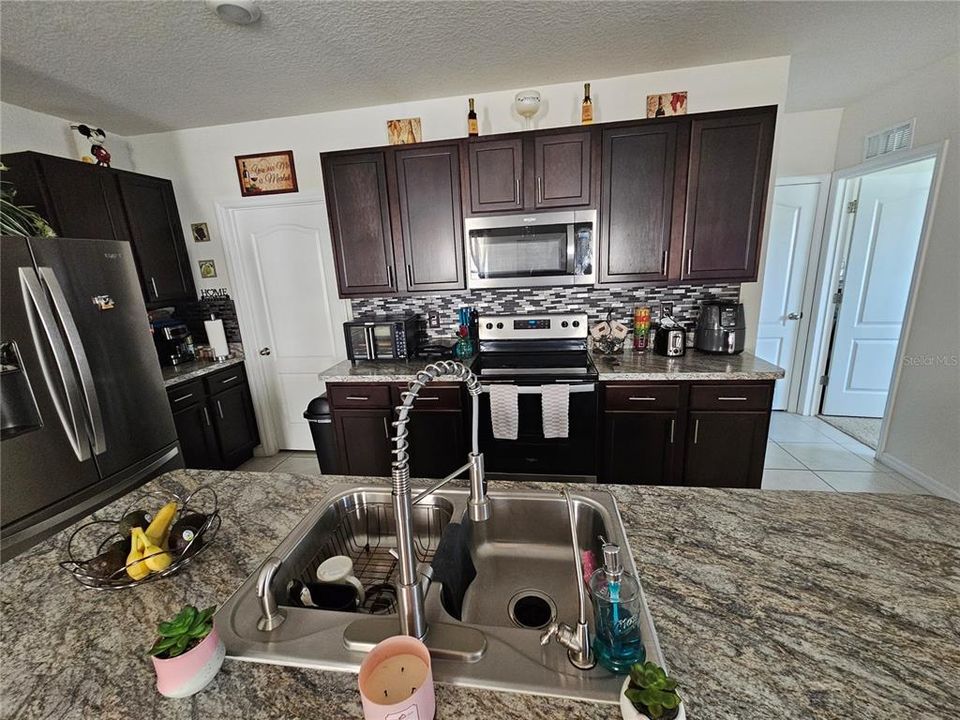 En Venta: $400,000 (5 camas, 3 baños, 2522 Pies cuadrados)