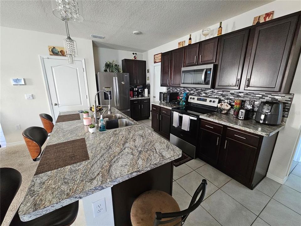 En Venta: $400,000 (5 camas, 3 baños, 2522 Pies cuadrados)