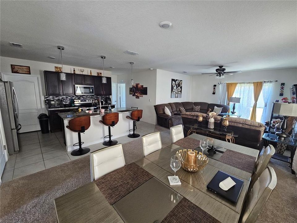 En Venta: $400,000 (5 camas, 3 baños, 2522 Pies cuadrados)