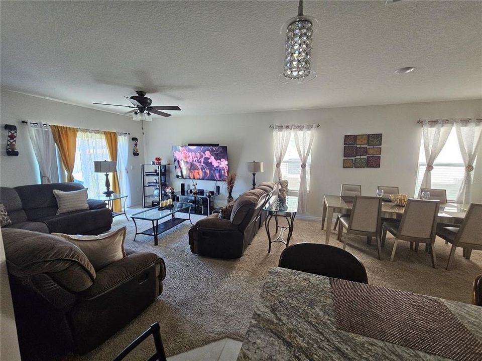 En Venta: $400,000 (5 camas, 3 baños, 2522 Pies cuadrados)