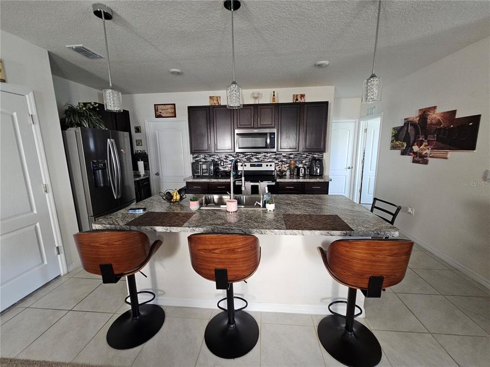 En Venta: $400,000 (5 camas, 3 baños, 2522 Pies cuadrados)