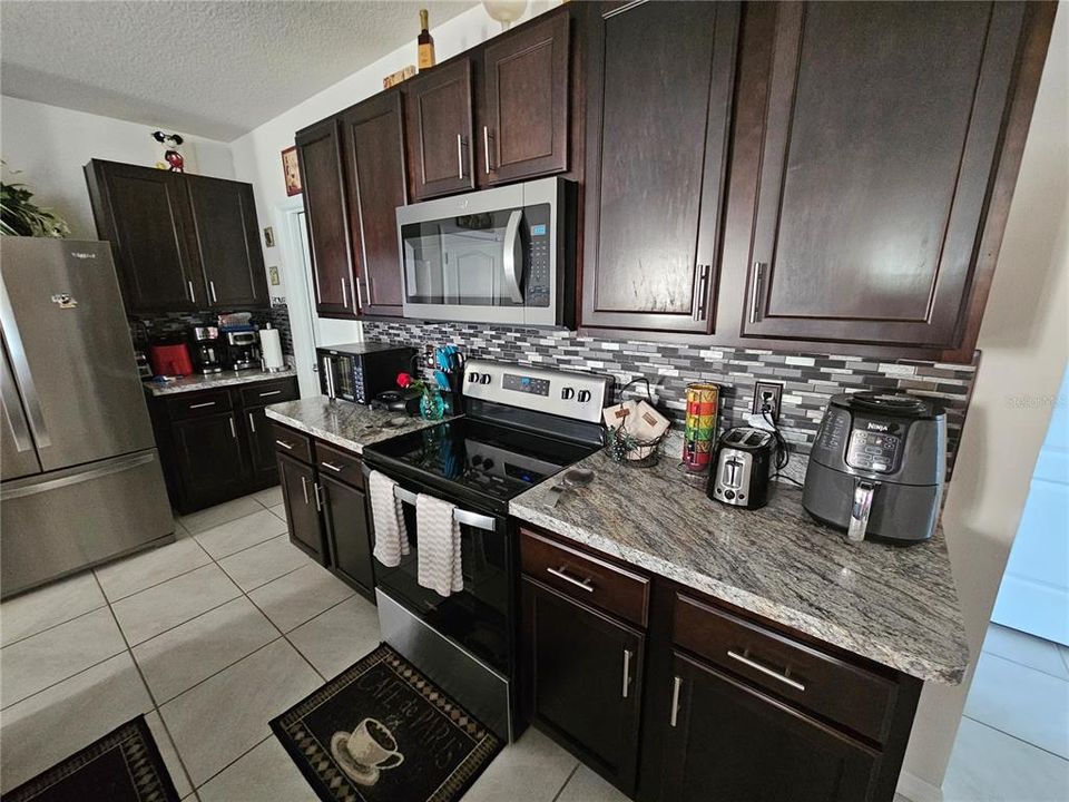 En Venta: $400,000 (5 camas, 3 baños, 2522 Pies cuadrados)