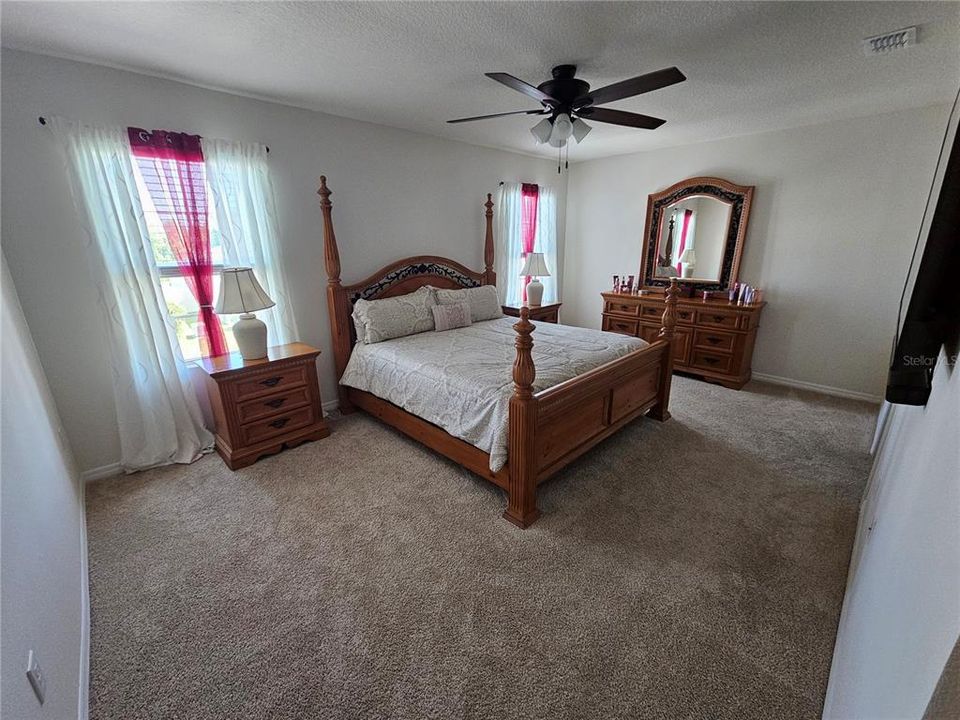 En Venta: $400,000 (5 camas, 3 baños, 2522 Pies cuadrados)